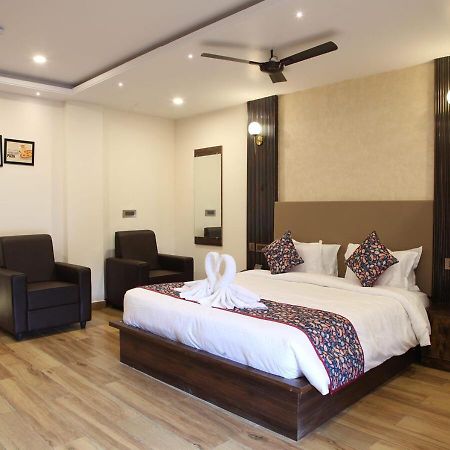 Dakshin Suites Srikakulam Ngoại thất bức ảnh
