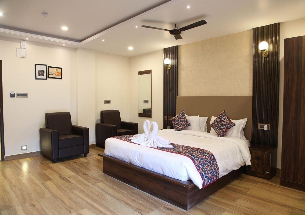Dakshin Suites Srikakulam Ngoại thất bức ảnh