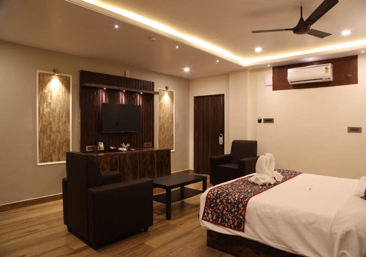Dakshin Suites Srikakulam Ngoại thất bức ảnh